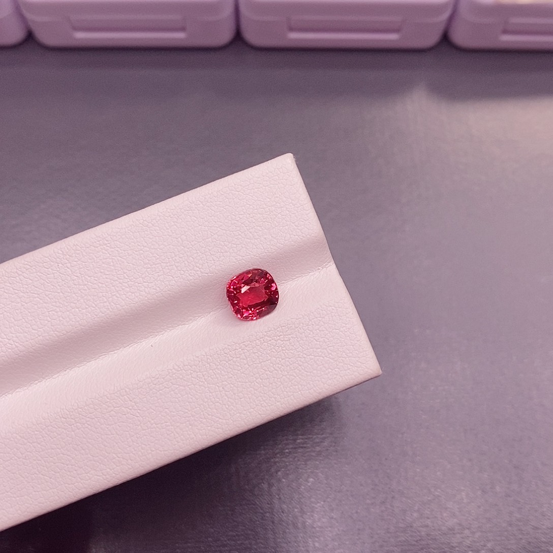 未镶嵌裸石碧玺1.37克拉