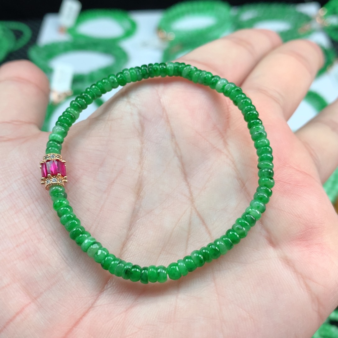 翡翠手链未镶嵌翡翠