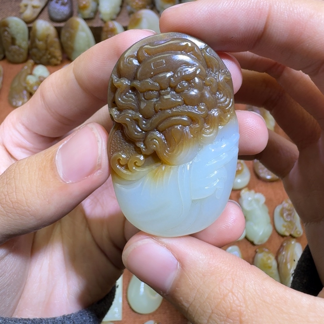 和田玉未镶嵌颈饰