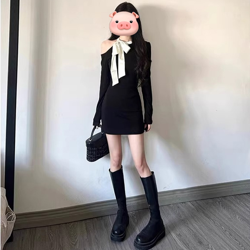 法式纯欲蝴蝶结黑色针织连衣裙子女修身气质露肩包臀a字短裙早秋