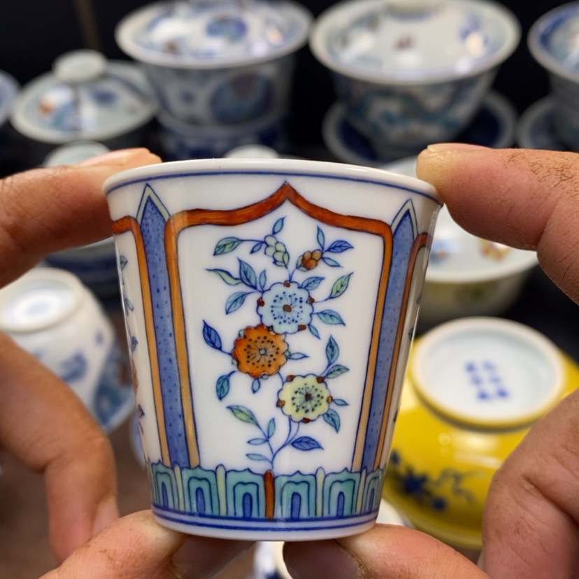 【闪购商品】景德镇青花斗彩主人杯