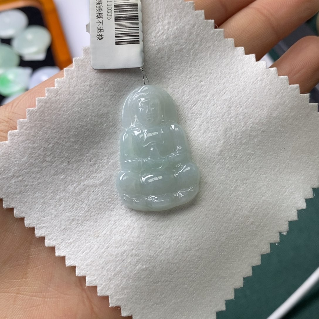 翡翠颈饰未镶嵌观音