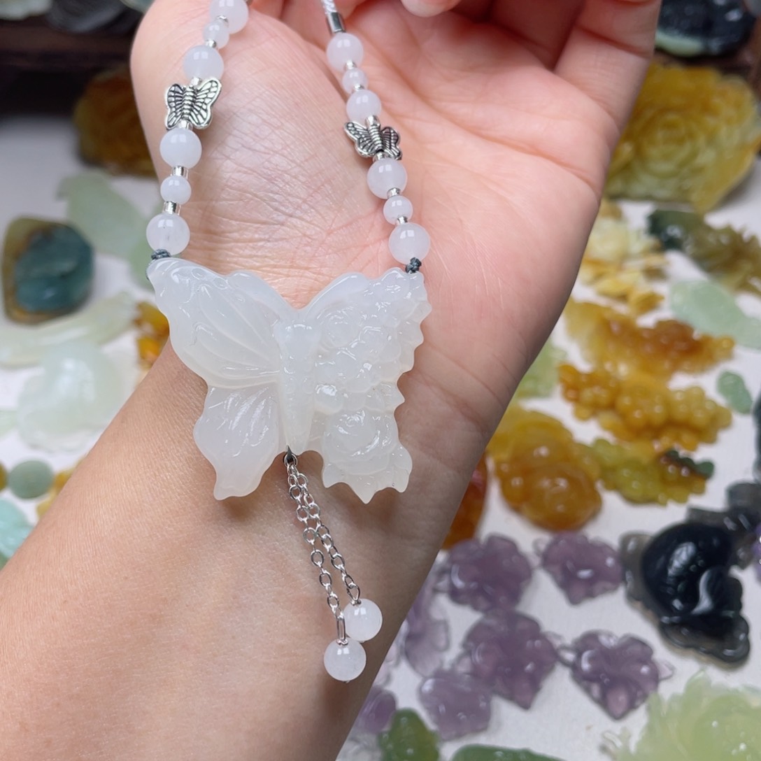 蛇纹石玉颈饰未镶嵌