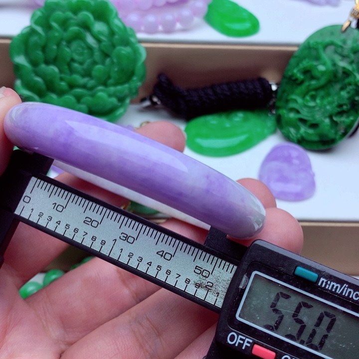 翡翠未镶嵌手镯…．