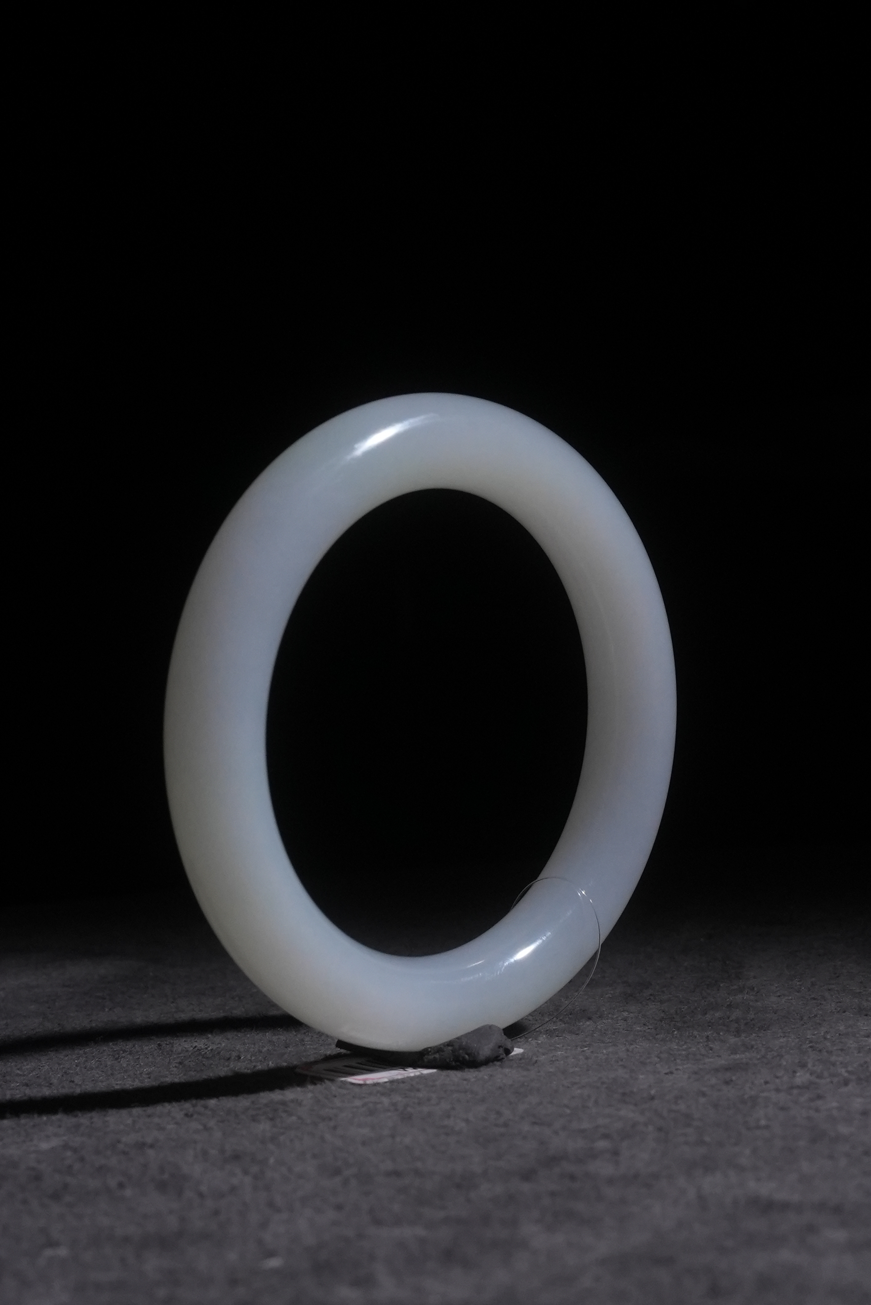 白玉圆条手镯54圈口白色