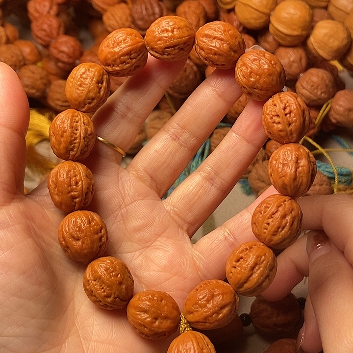 l***0文玩核桃手串小粗筋