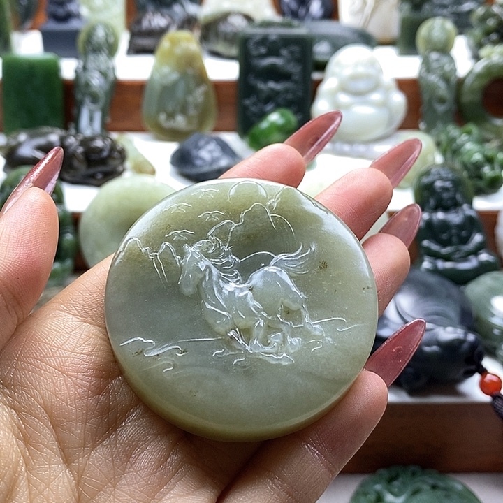 和田玉颈饰未镶嵌