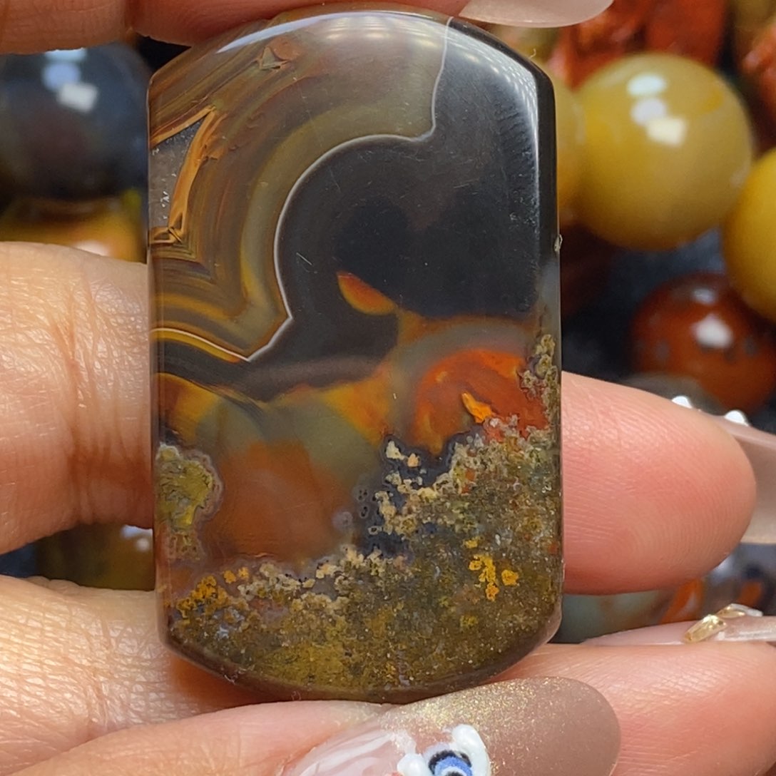 玛瑙/玉髓颈饰未镶嵌战国红