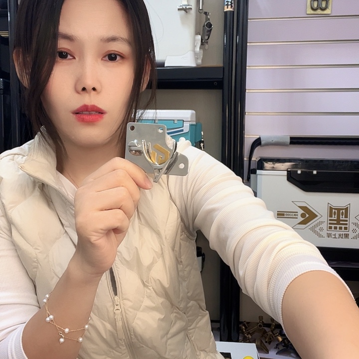 离***岸化氏亮银快挂1个微瑕