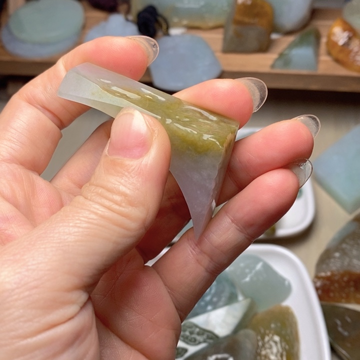 翡翠未镶嵌颈饰天然