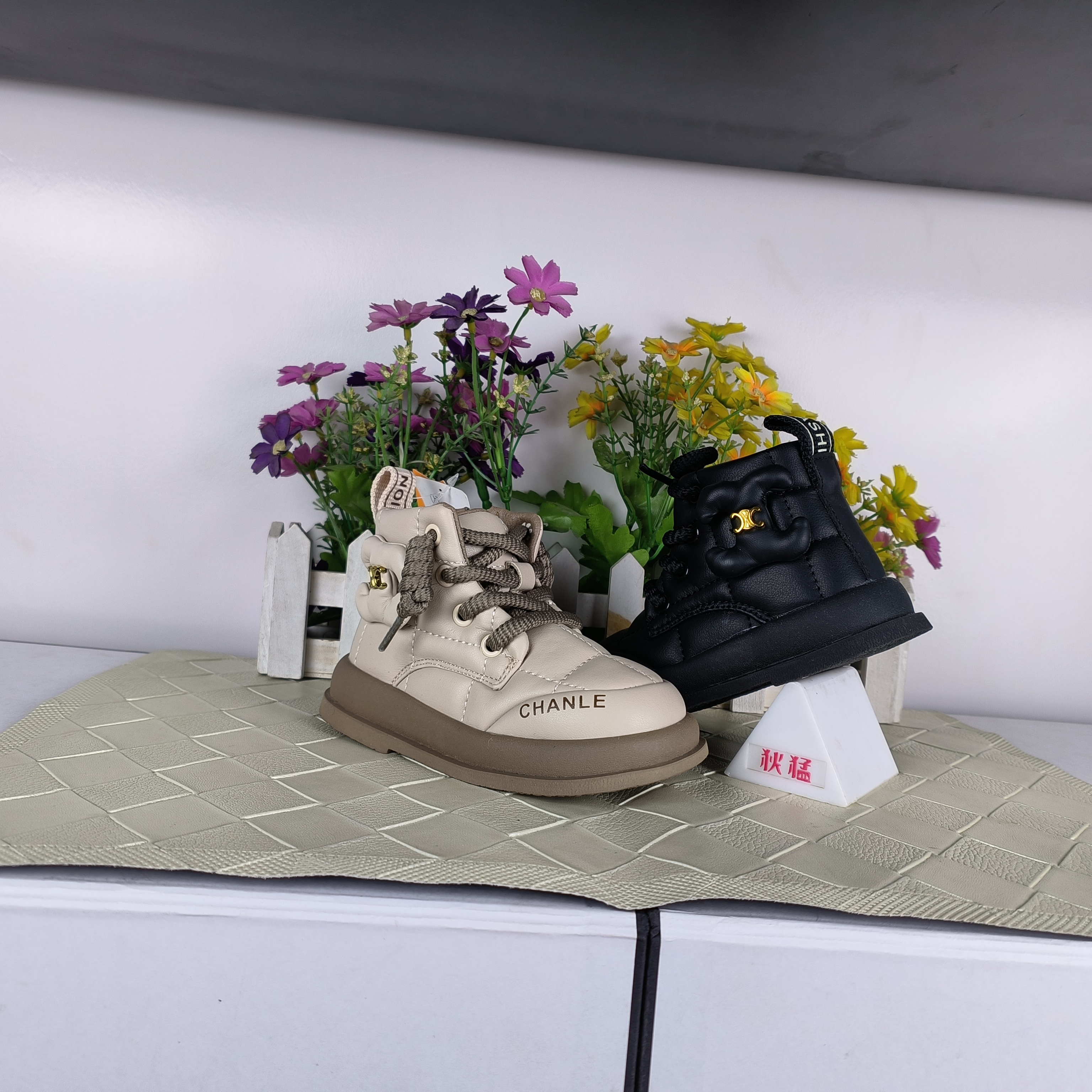 儿童冬季新款加绒加厚防水皮面短靴