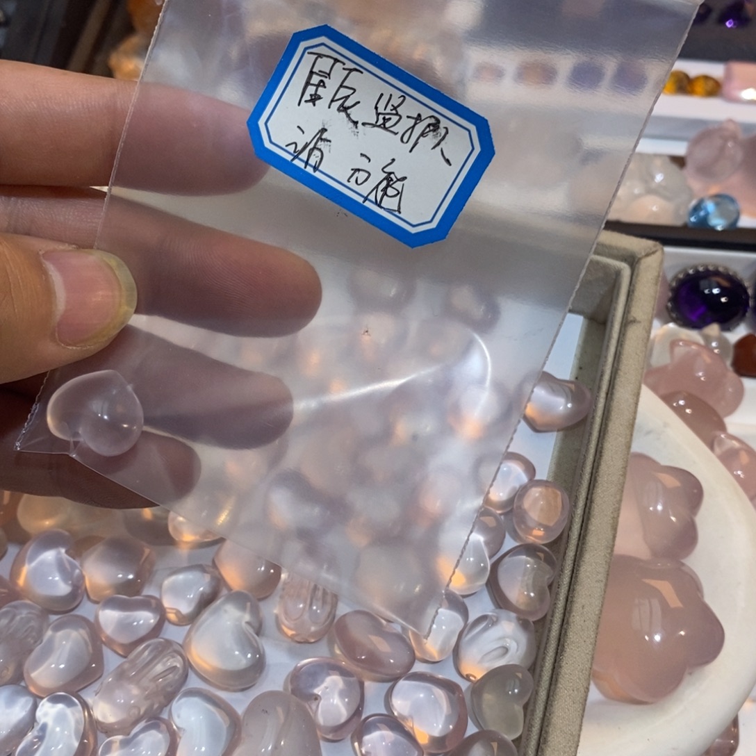 未镶嵌芙蓉石颈饰天然莫桑爱心