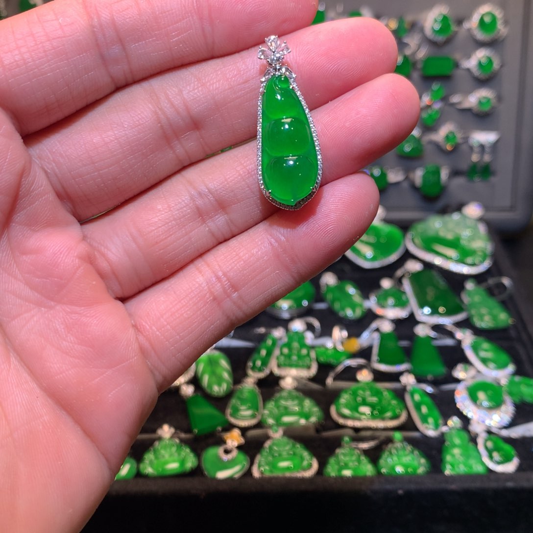 翡翠吊坠(不含链)18K金镶嵌天然翡翠