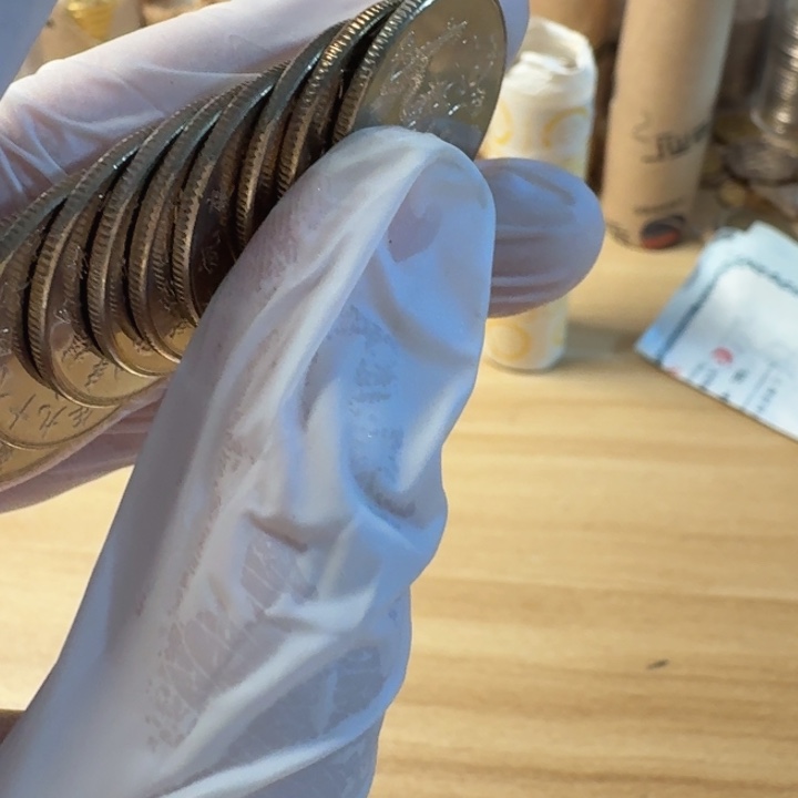 其他普通金属10枚，千禧龙币