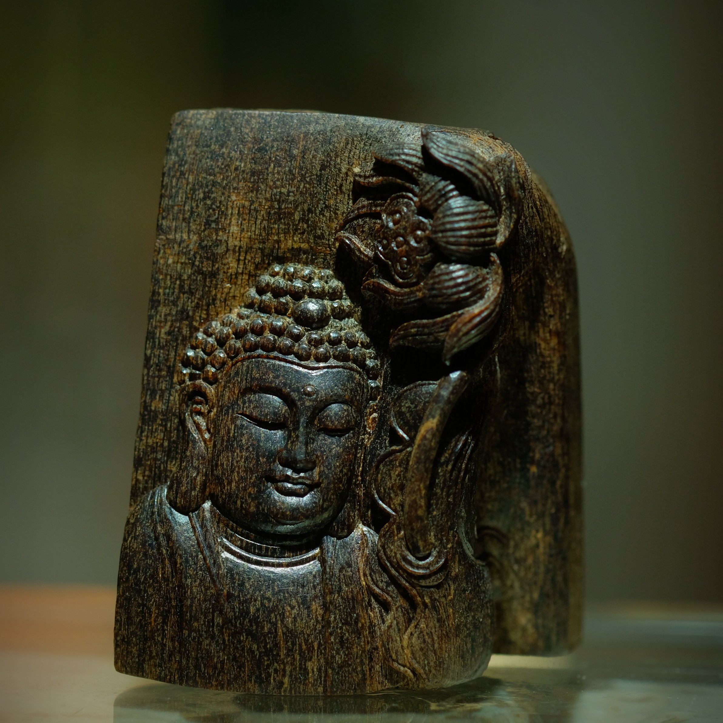 沉香文莱沉水沉香大日如来手工吊坠挂件属羊属猴本命佛