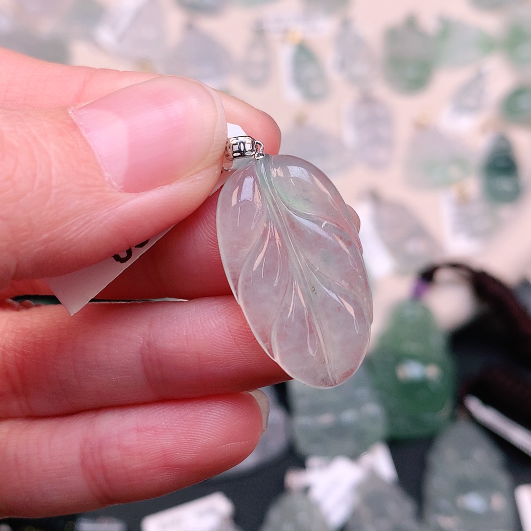 翡翠颈饰18K金镶嵌飘绿叶30.8、26.7、15、3.8