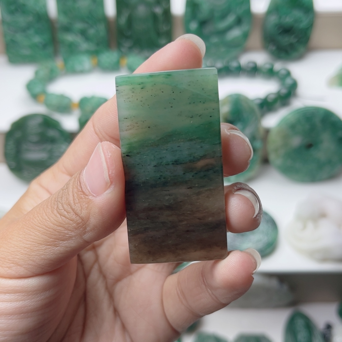 独山玉未镶嵌挂件