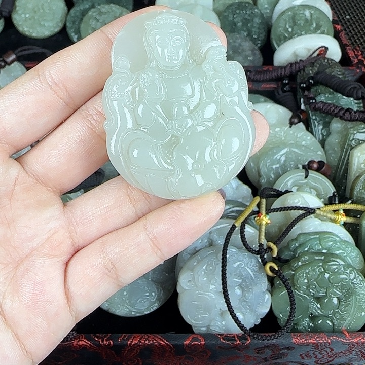 和田玉未镶嵌颈饰