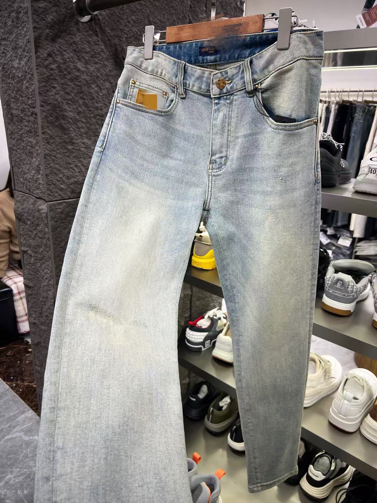 新款浅色印花牛仔裤男直筒