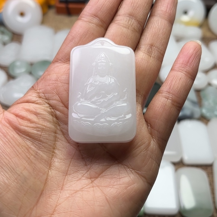 石英质玉颈饰未镶嵌