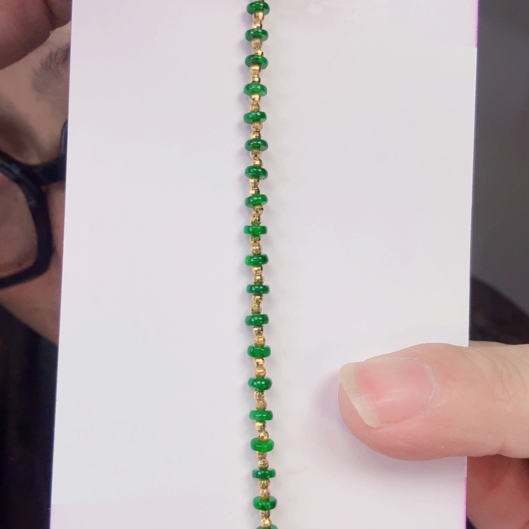 翡翠18K金镶嵌颈饰一件