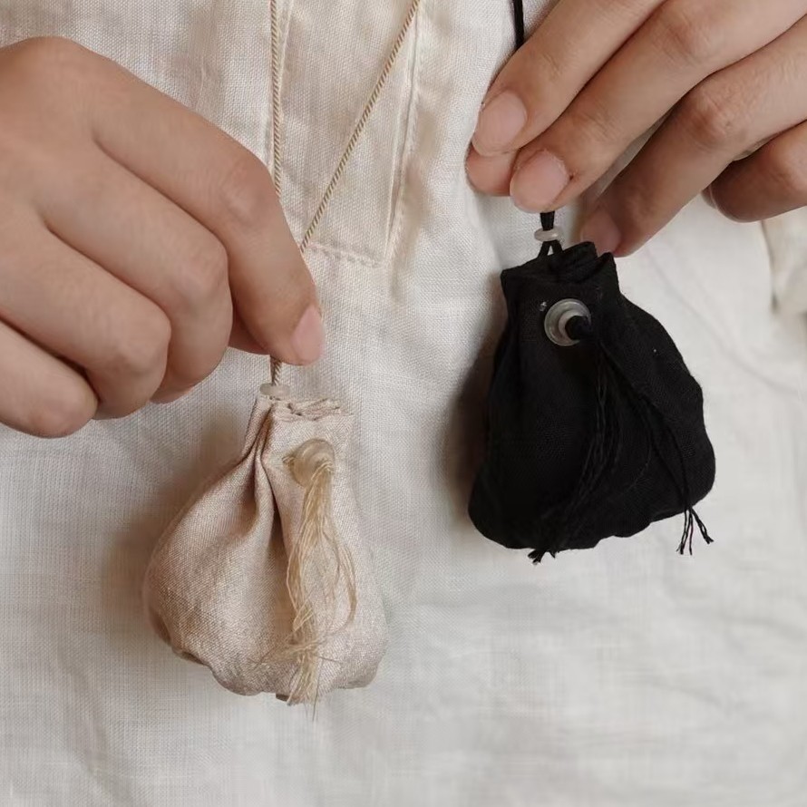 柞蚕丝香云纱香囊袋 艾叶香包 手缝手串收纳袋