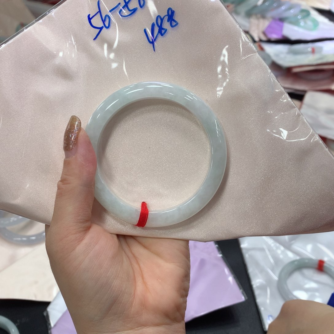 翡翠手镯未镶嵌买断