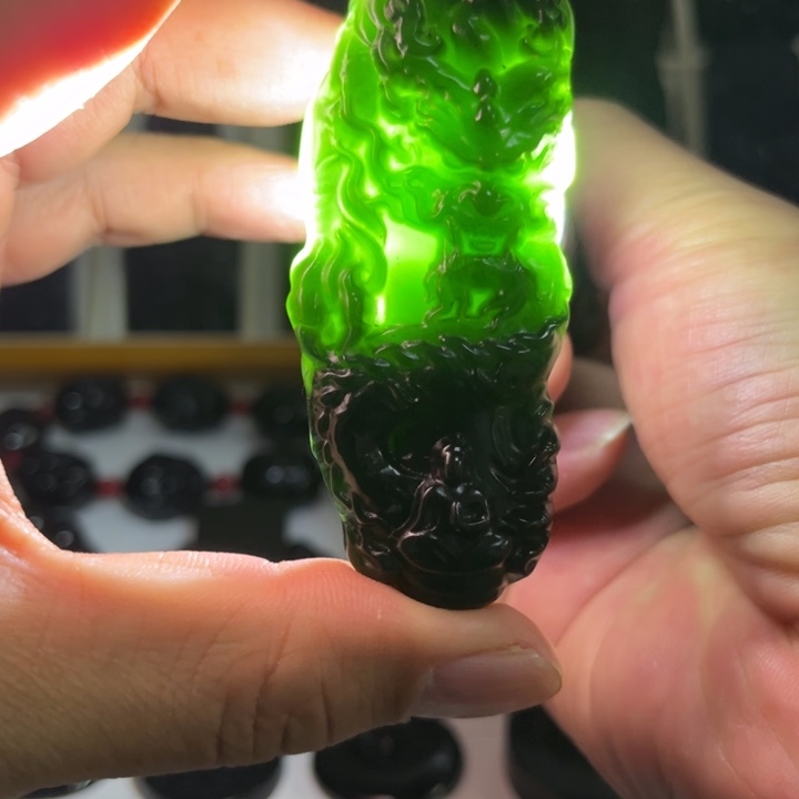 明***经蛇纹石玉未镶嵌颈饰