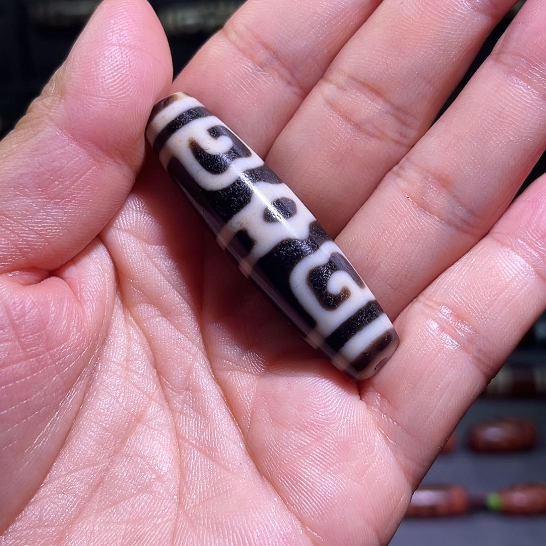 玛瑙/玉髓颈饰未镶嵌故**?