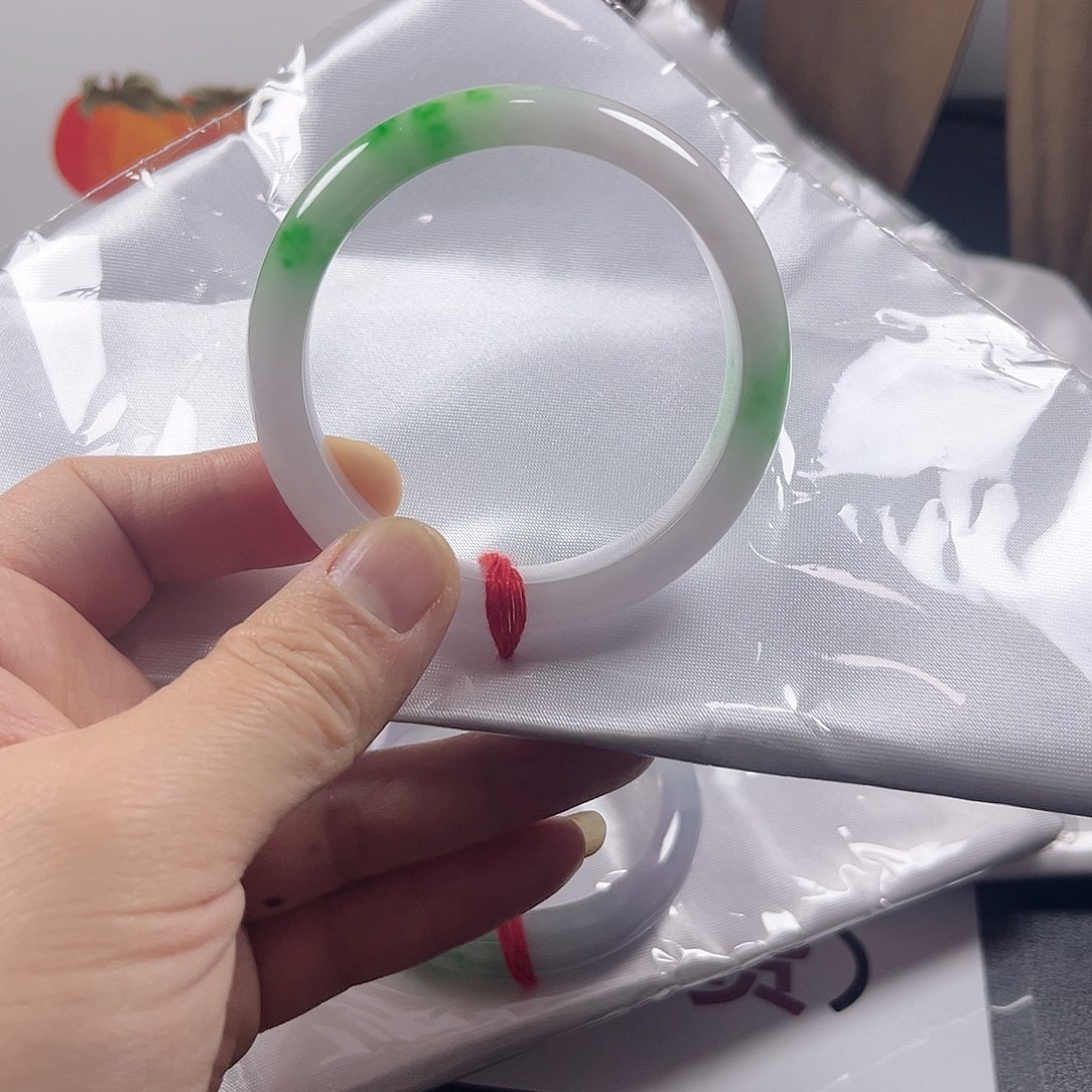 呜*吴以实物为准，拍哪个发哪个