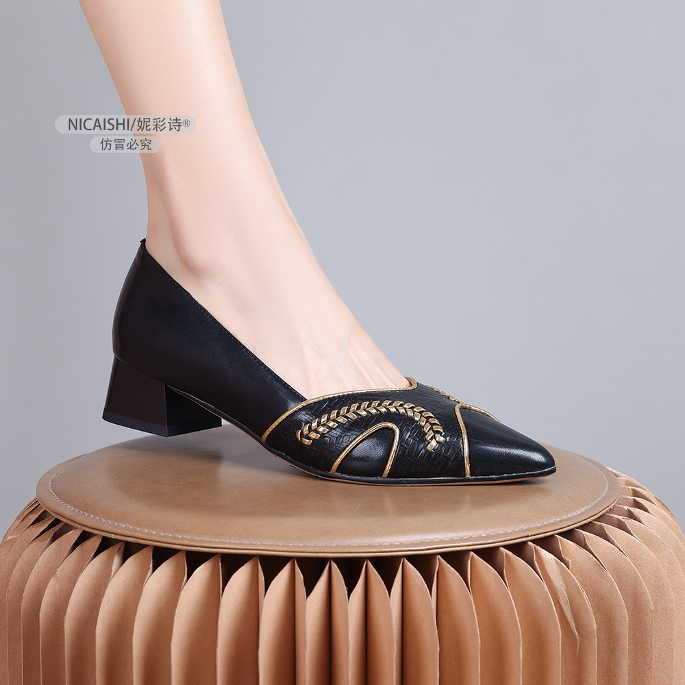 2025年新款法式浅口气质复古通勤粗低跟单鞋尖头舒适软底2601