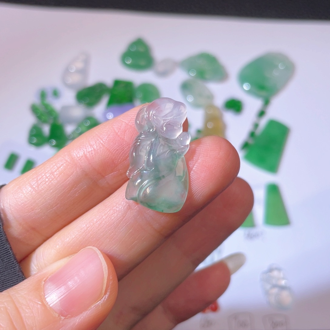 翡翠颈饰未镶嵌裸石