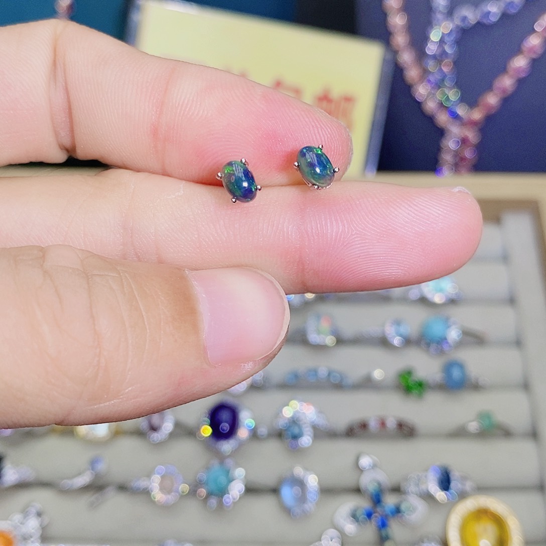 欧泊未镶嵌珠宝奇石