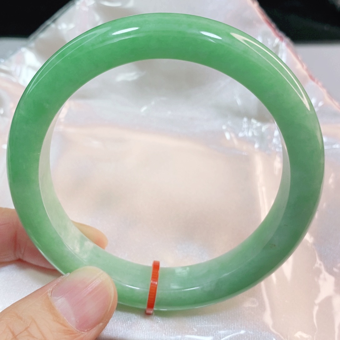 翡翠手镯未镶嵌59.5圈口正圈