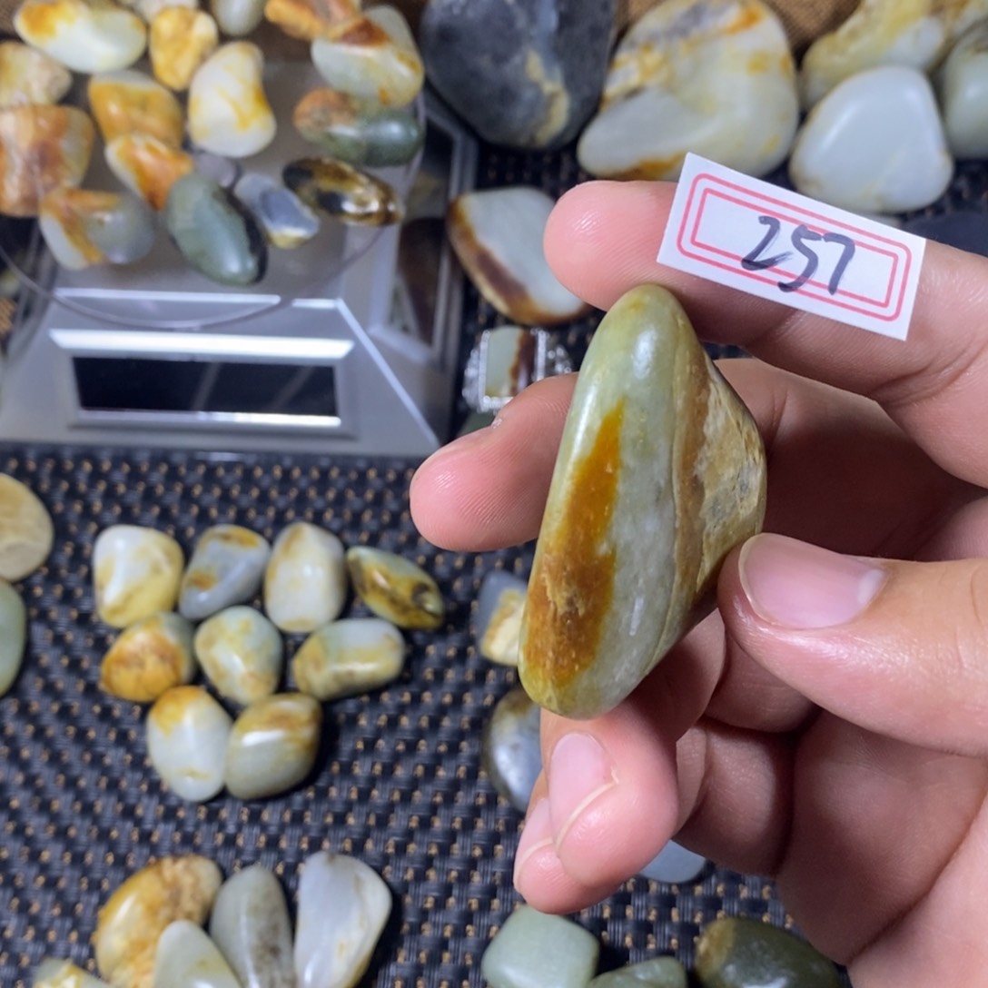 和田玉（糖玉）未镶嵌挂件