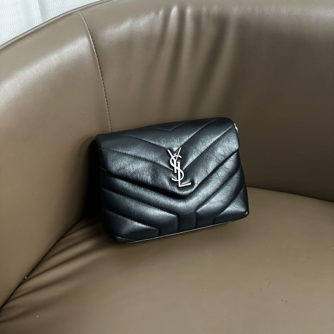 YSL/圣罗兰 单肩包 Lolo黑银单肩包 wh6324/2505