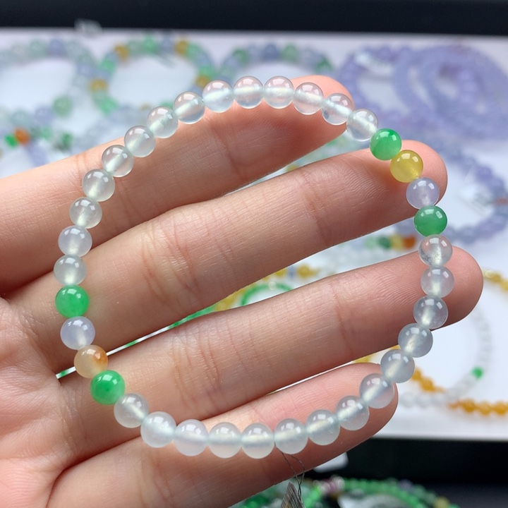 翡翠手镯未镶嵌卡