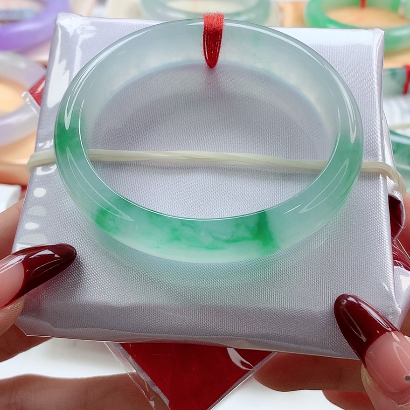 【闪购商品】翡翠手镯（贵妃镯）未镶嵌55.3贵妃 梦中情镯 灵