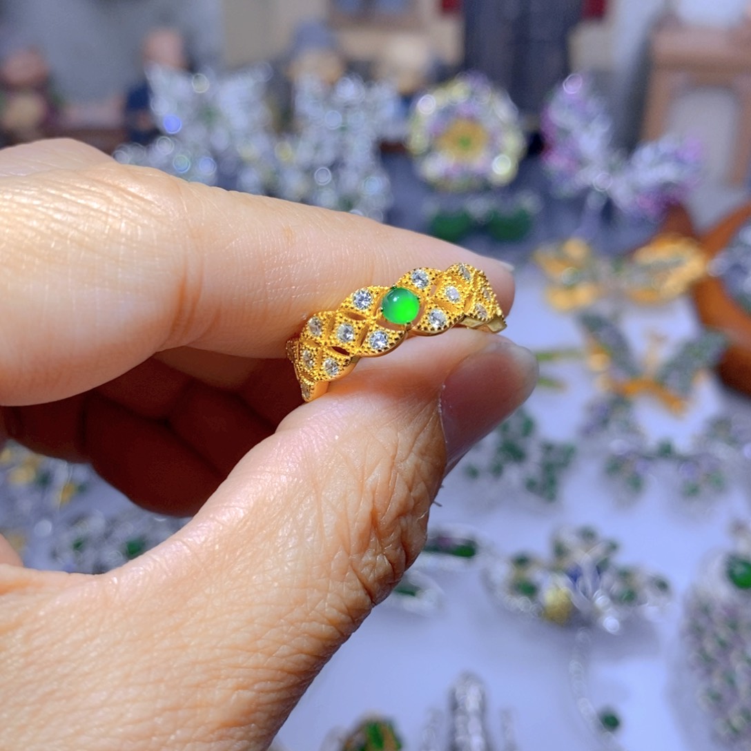 翡翠耳钉银S925镶嵌天然翡翠