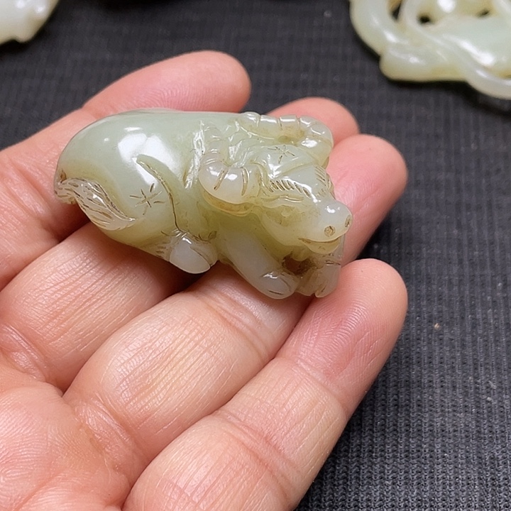 雨***哥和田玉未镶嵌挂件