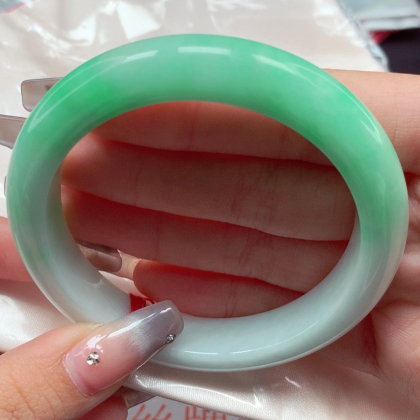 【闪购商品】翡翠手镯未镶嵌56圈