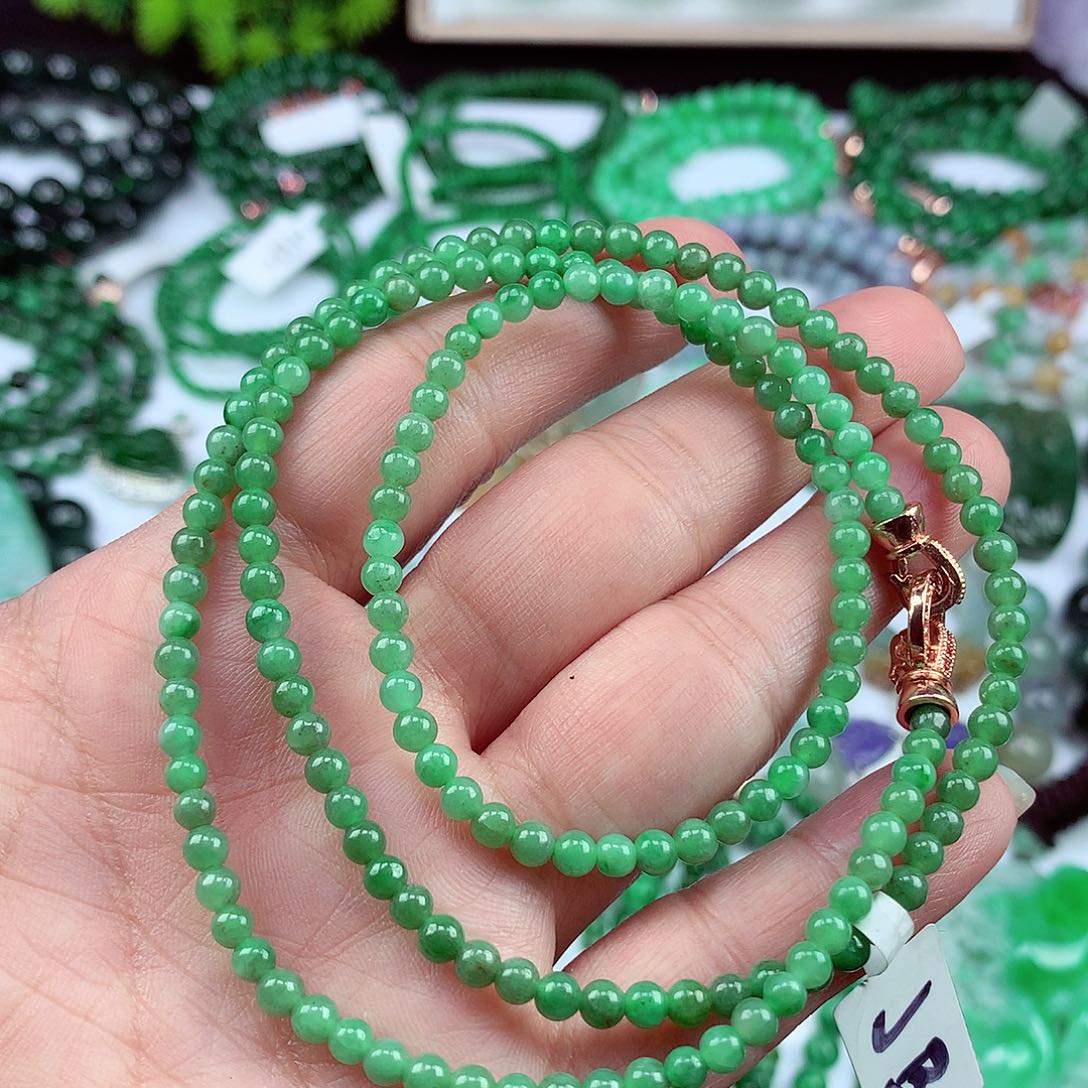 翡翠颈饰未镶嵌项链