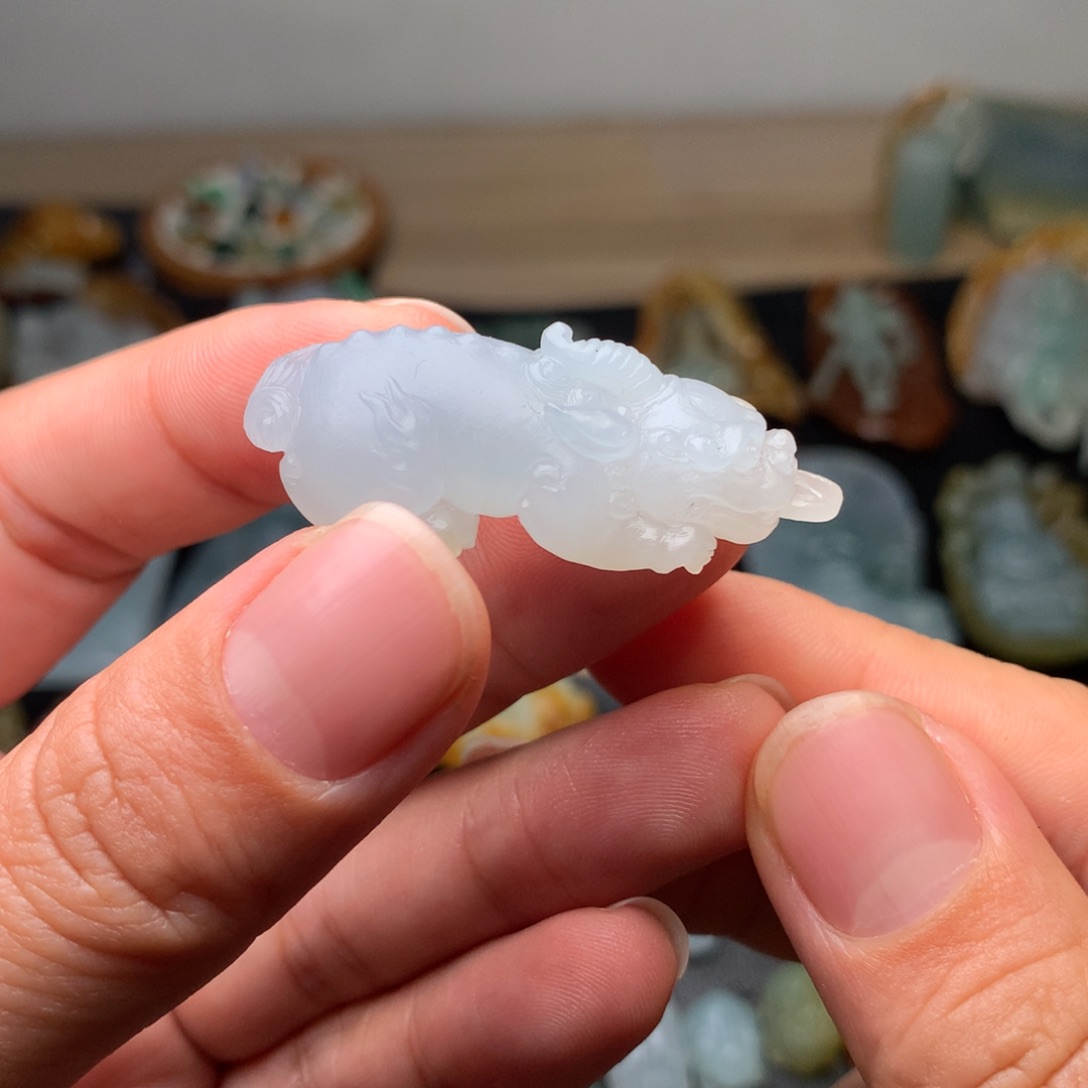 定制翡翠未镶嵌貔貅