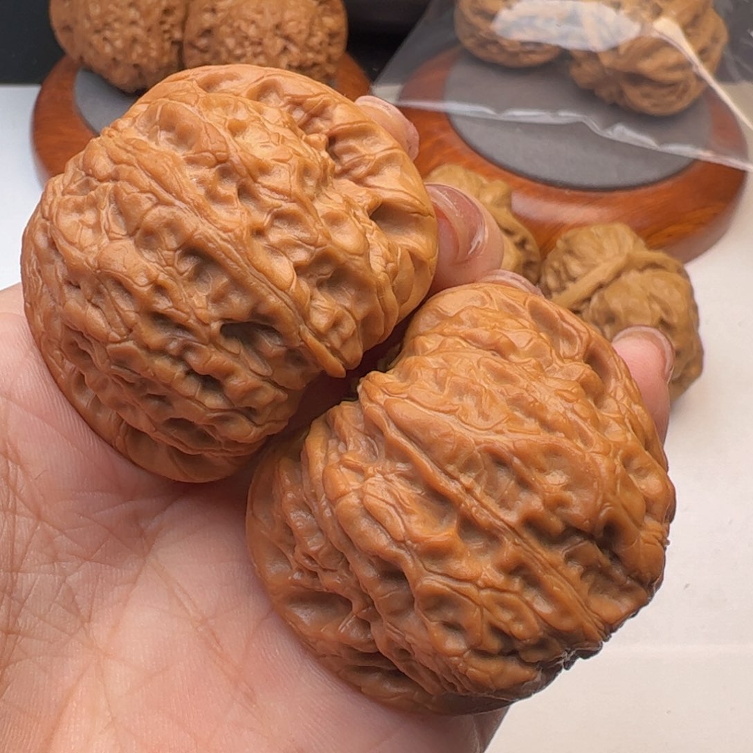 文玩核桃吊坠山***呀血麒麟42