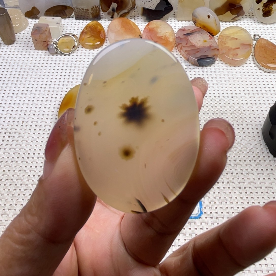 玛瑙/玉髓未镶嵌颈饰