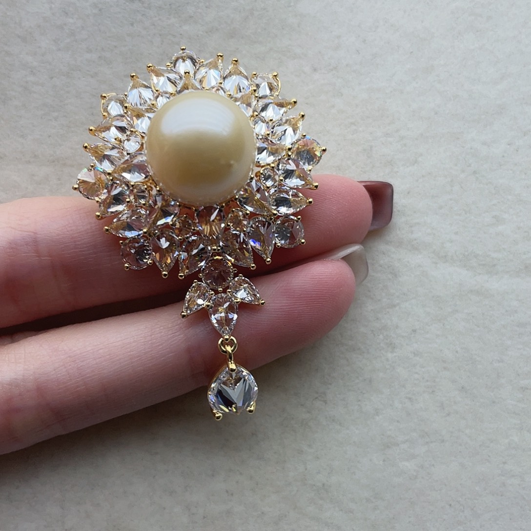 未镶嵌海水珍珠胸针17