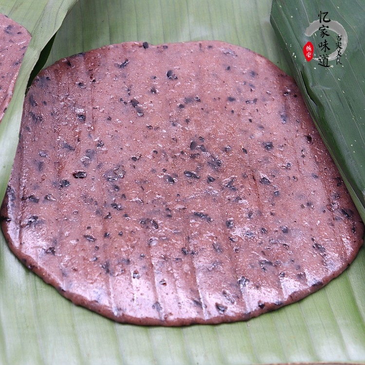 云南德宏特产紫米粑粑糯米粑粑糍粑饵块傣族手工舂制带芭蕉叶1斤