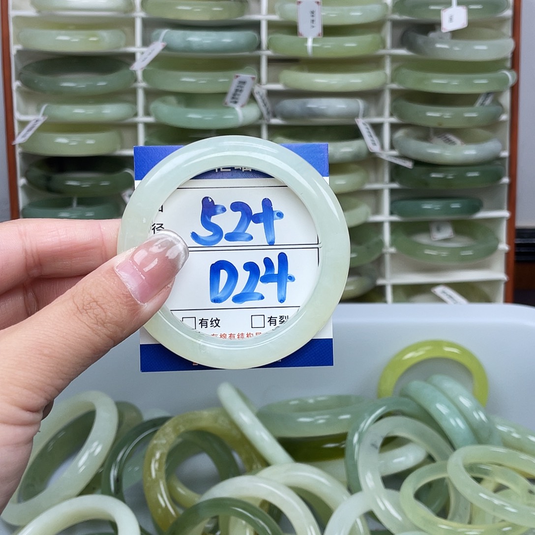 岫玉未镶嵌手镯手镯