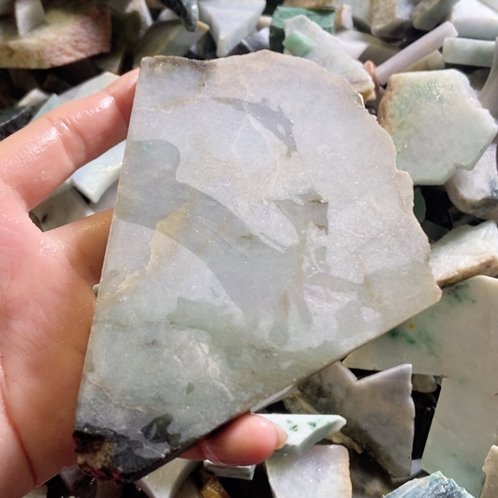 翡翠颈饰未镶嵌天然翡翠