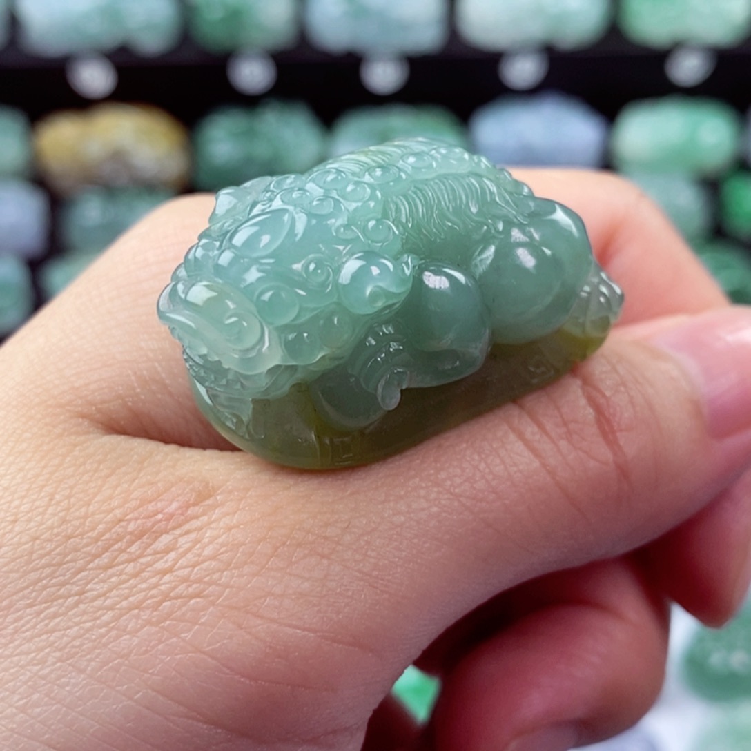 翡翠颈饰未镶嵌天然